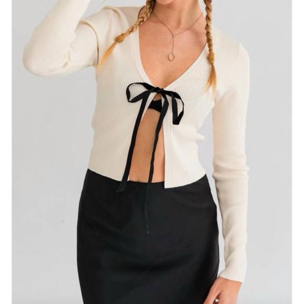 Le Lis Cream Long Sleeve Top with Black Bow
